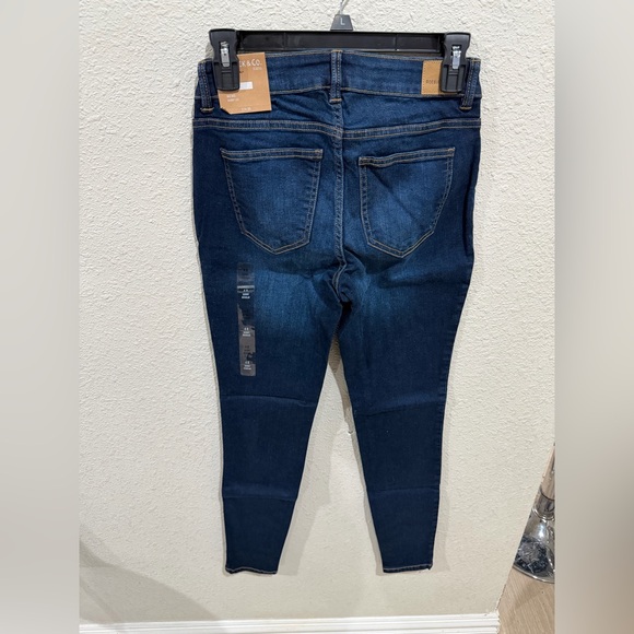 Jeans - Picture 3 of 4